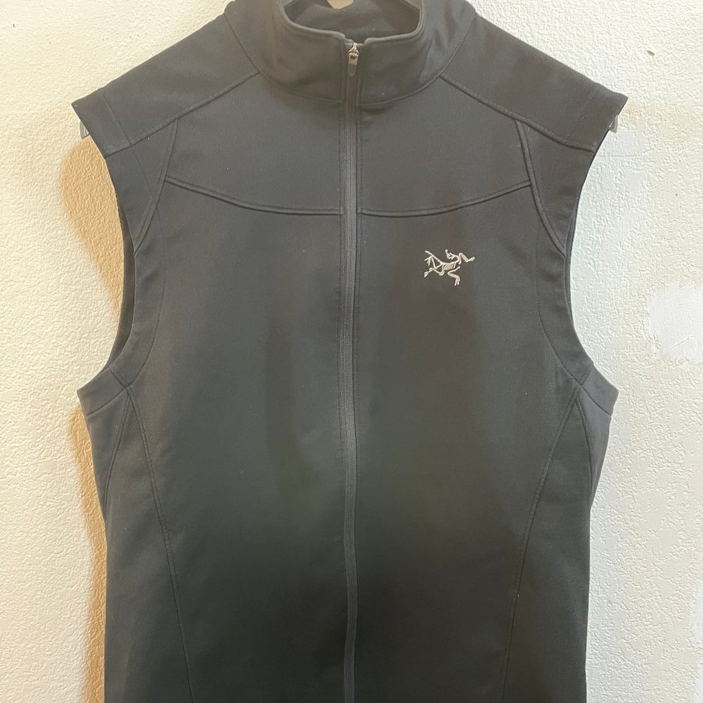 Arcteryx (Arc'teryx) Men's Medium Gore Windstopper Vest